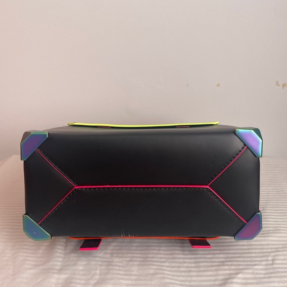 Michael Kors Black Manhattan Medium Contrast Trim Leather Satchel - Picture 5 of 8